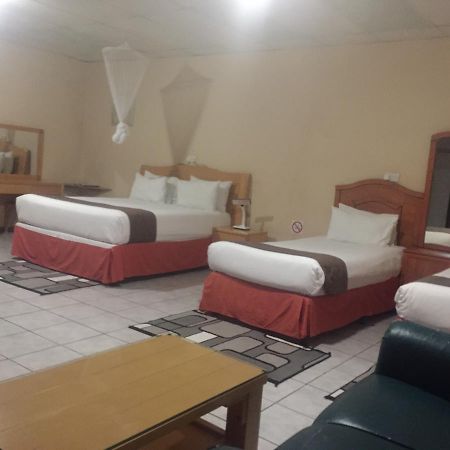 Centre Lodge Маун Екстериор снимка
